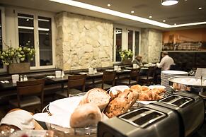 Alexander Guesthouse