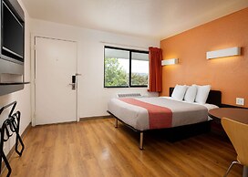 Motel 6 Camarillo, CA