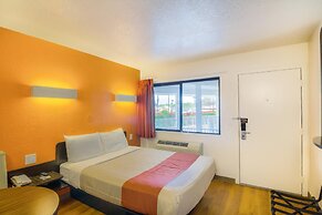 Motel 6 Camarillo, CA