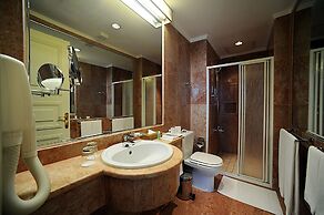Le Royal Hotel