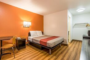 Motel 6 Lumberton, NC