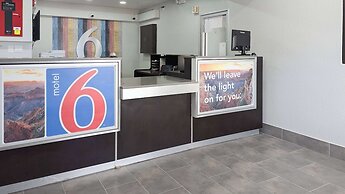 Motel 6 Victoria, TX