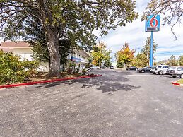 Motel 6 Yreka, CA