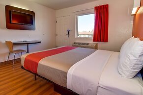 Motel 6 Riverside, CA - South