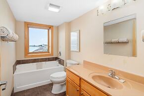 East Bay Suites