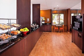 Fairfield Inn & Suites by Marriott Houston Hobby Airport.