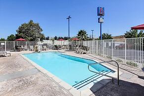 Motel 6 Gilroy, CA