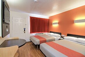 Motel 6 Old town Scottsdale/Fashion Square
