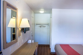Motel 6 Ukiah, CA