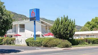 Motel 6 Ukiah, CA