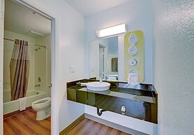 Motel 6 Cocoa Beach, FL