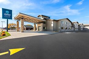 Clarion Pointe Milwaukee Airport
