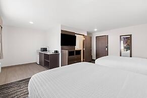 Clarion Pointe Milwaukee Airport