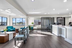 Clarion Pointe Milwaukee Airport