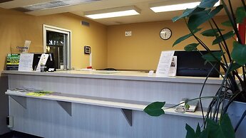Americas Best Value Inn Lincoln Airport