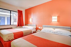 Motel 6 Southington, CT - Hartford