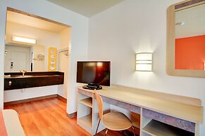 Motel 6 Southington, CT - Hartford