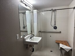 Motel 6 Enfield, CT - Hartford