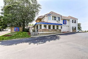 Motel 6 Pinole, CA