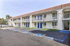 Motel 6 Pinole, CA