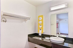 Motel 6 Pinole, CA