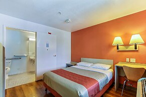 Motel 6 Pinole, CA