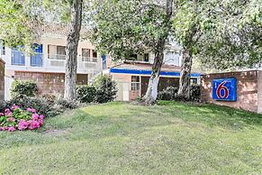Motel 6 Pinole, CA