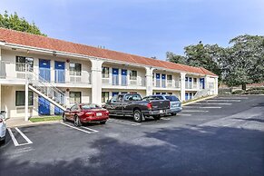 Motel 6 Pinole, CA