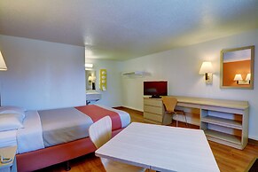 Motel 6 Chicopee, MA - Springfield