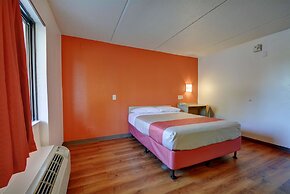 Motel 6 Chicopee, MA - Springfield