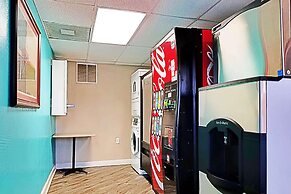 Howard Johnson by Wyndham Houston Hobby Airport