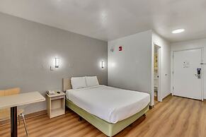 Motel 6 Ogden, UT- Downtown