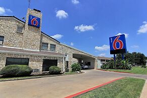 Motel 6 Austin, TX - Central Downtown UT