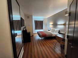 Motel 6 Biloxi, MS - Beach