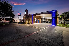 Motel 6 Plano, TX - Plano Northeast