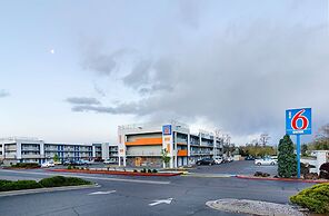 Motel 6 Denver, CO – Downtown