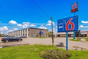 Motel 6 Fargo, ND - West Acres - North Fargo