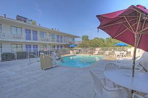 Motel 6 San Antonio, TX - Fiesta