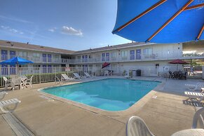 Motel 6 San Antonio, TX - Fiesta