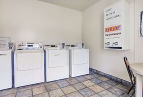 Motel 6 Coos Bay, OR