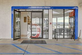 Motel 6 Coos Bay, OR