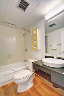 Motel 6 Seekonk, MA - Providence East