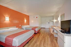 Motel 6 Seekonk, MA - Providence East