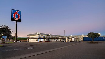 Motel 6 Eureka, CA – Redwood Coast