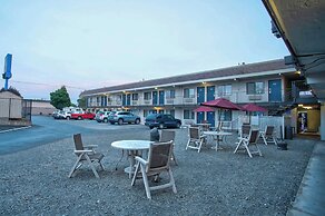 Motel 6 Salem, OR