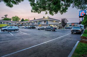 Motel 6 Salem, OR