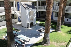 Motel 6 Coalinga, CA - East