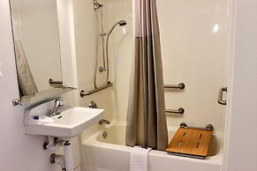 Motel 6 Coalinga, CA - East