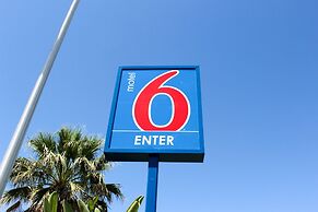 Motel 6 Coalinga, CA - East
