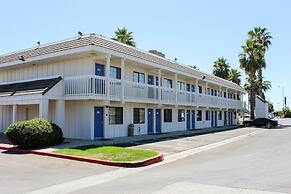 Motel 6 Coalinga, CA - East